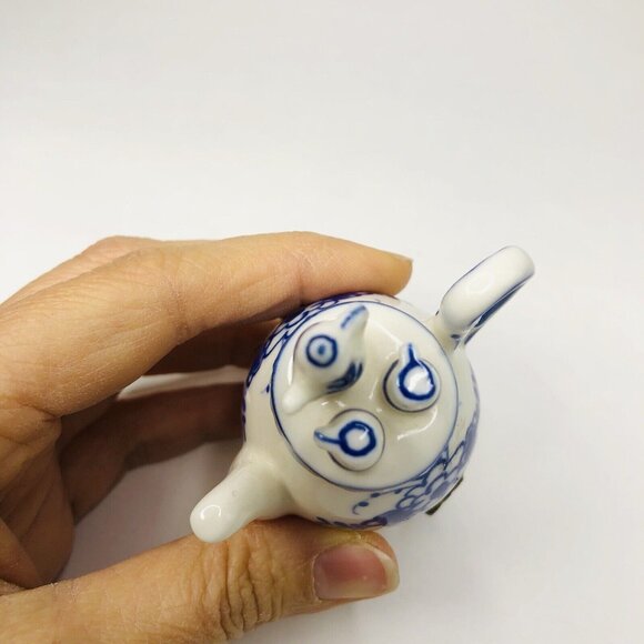 Delft Blue Hand Painted Holland Teapot Shaped Trinket Box Butterfly Clasp Gift - Picture 7 of 7